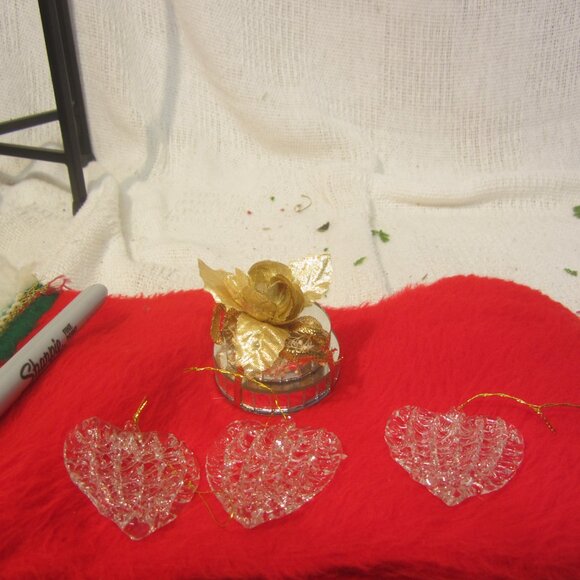 VTG SET OF 4 ORNAMENTS 3 SPUN GLASS HEARTS, 1 TIERED MIRRORED W/GOLD ROSE - Picture 2 of 5